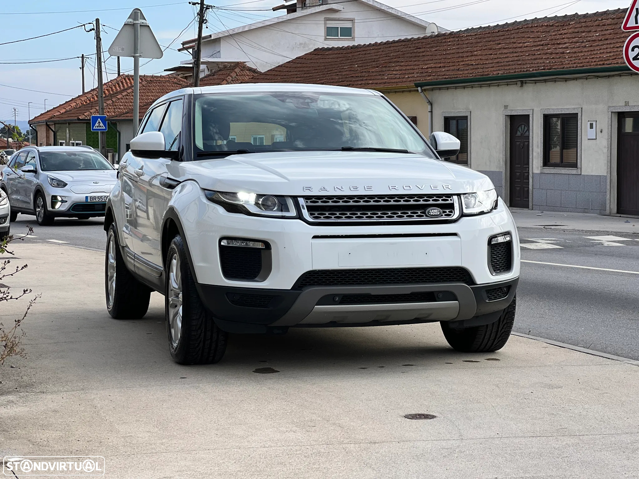 Land Rover Range Rover Evoque 2.0 D150 R-Dynamic S - 4