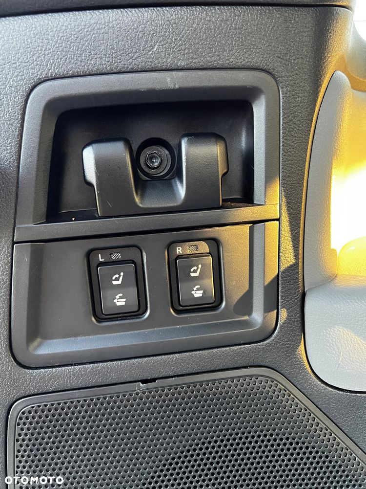 Toyota Sequoia - 21