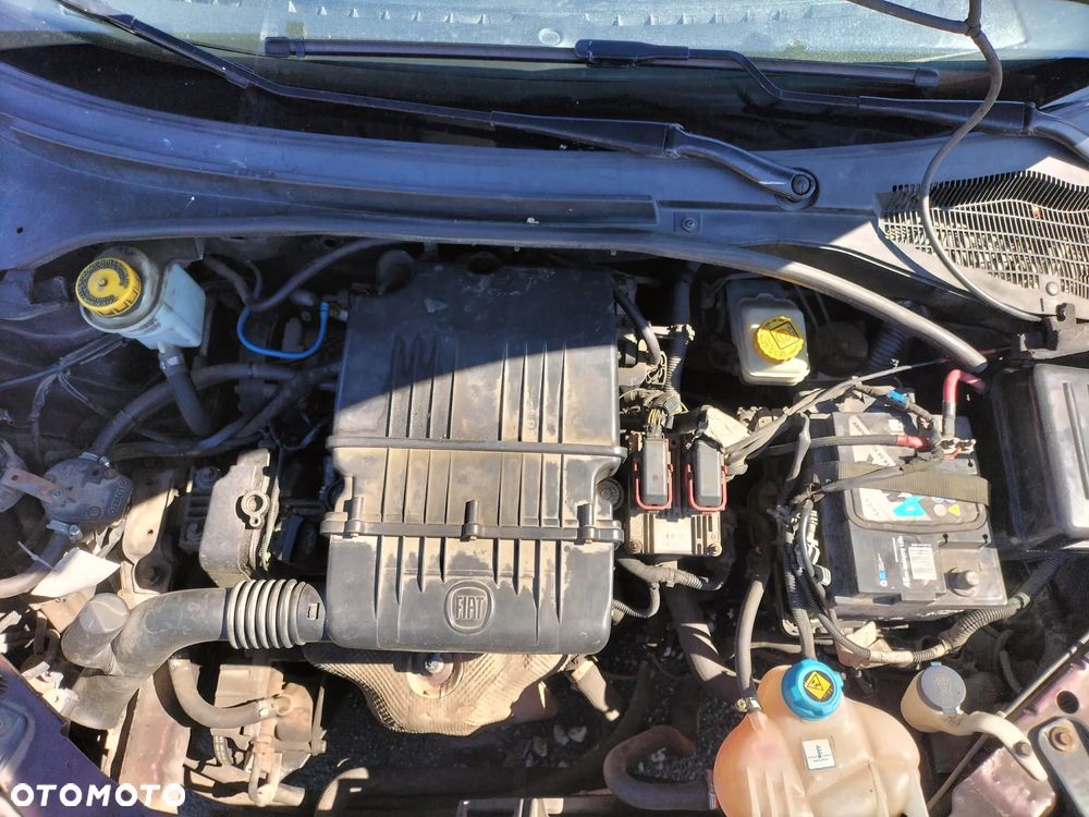 FIAT LINEA 1.4 8v 80KM 590/A LICZNIK ZEGARY KIEROWNICA AIRBAG ZDERZAK DRZWI PRZÓD TYŁ MASKA BŁOTNIK LAMPA PAS PRZEDNI KLAPA SZYBA LUSTERKO SILNIK SKRZYNIA CAŁY NA CZĘŚCI - 4
