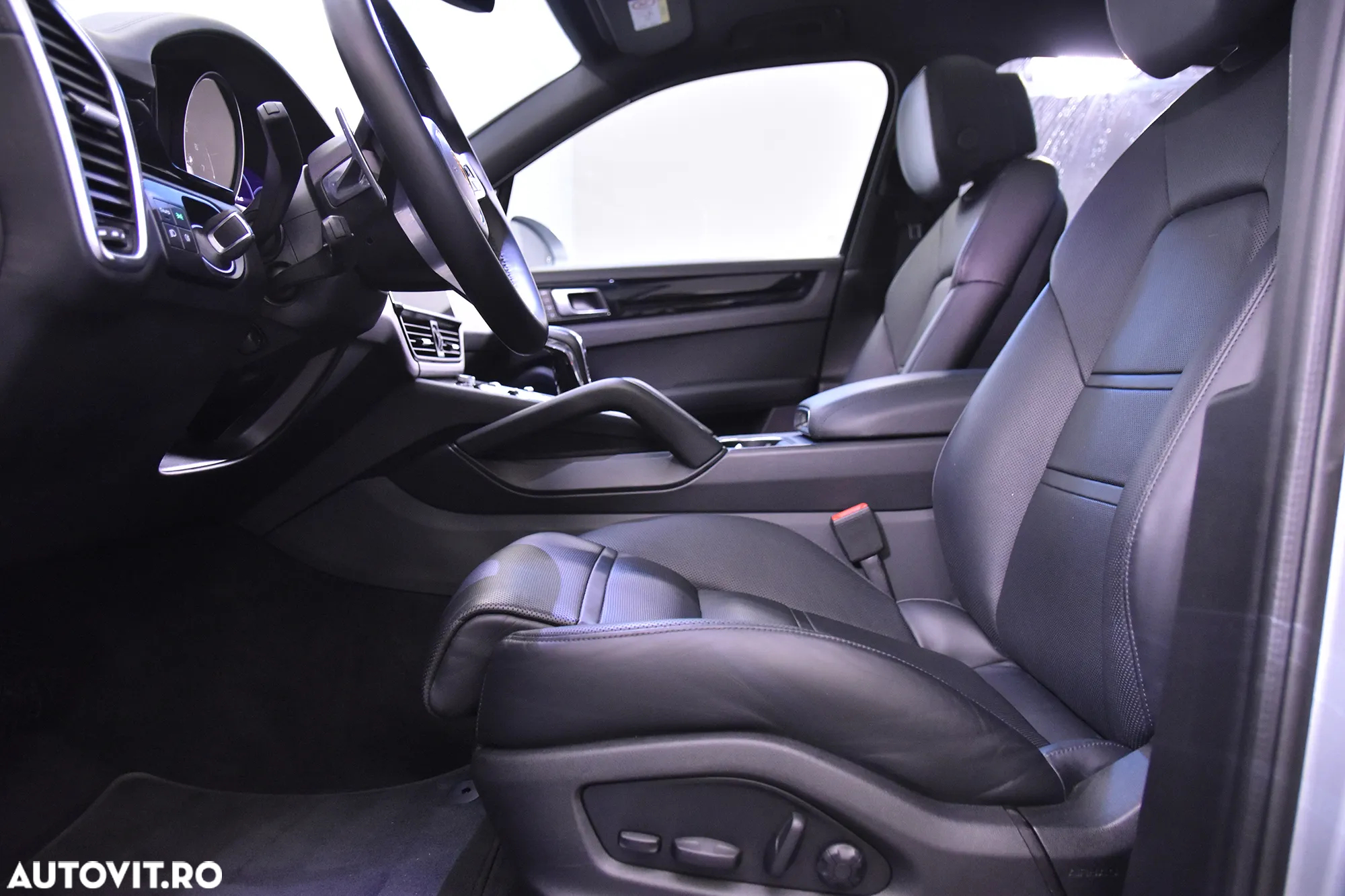 Porsche Cayenne E-Hybrid Tiptronic S - 25