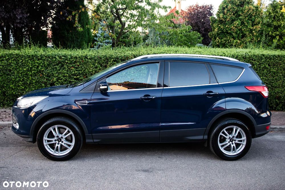 Ford Kuga 2.0 TDCi 2x4 Titanium - 4