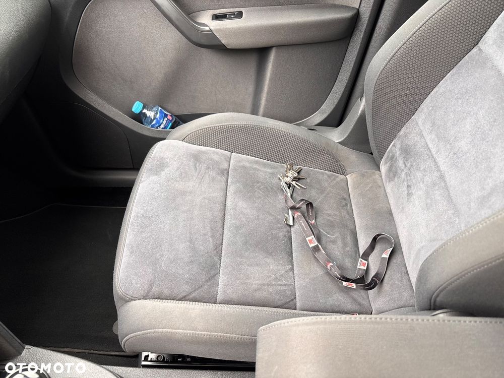 Volkswagen Touran 2.0 TDI DPF BlueMotion Technology Highline - 20