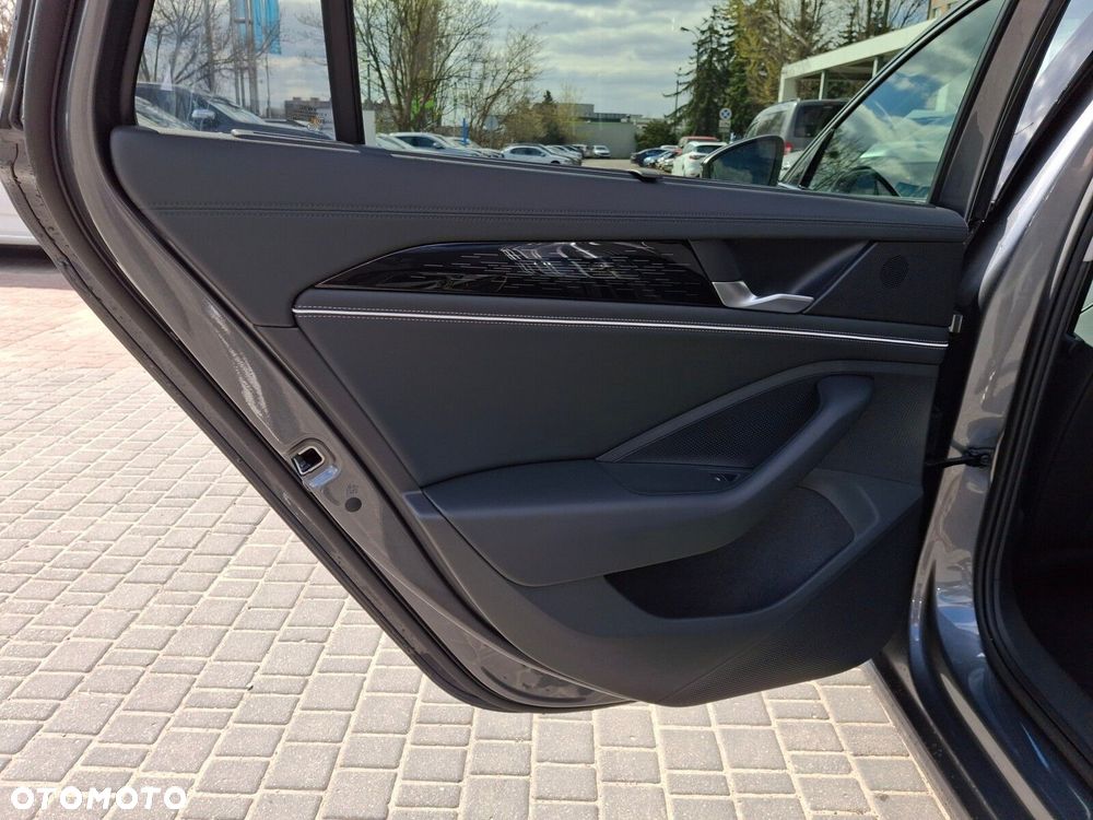Volkswagen Passat - 15