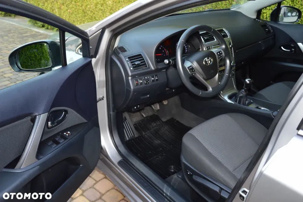 Toyota Avensis 2.0 D-4D Edition - 8