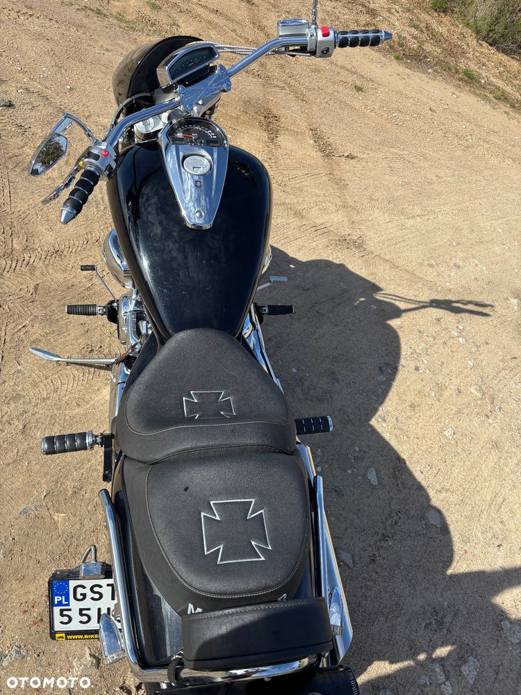 Suzuki Intruder - 9