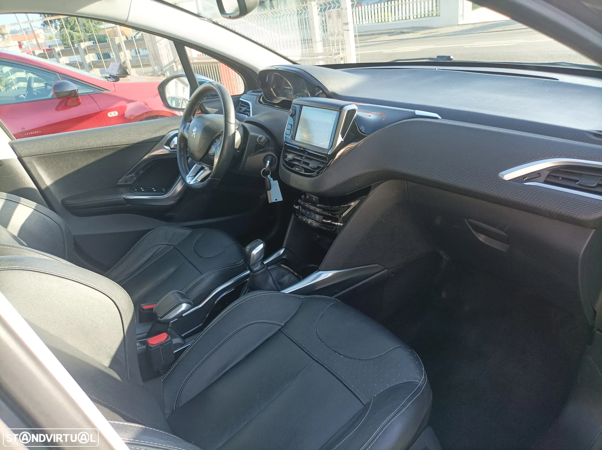 Peugeot 2008 1.6 VTi Allure - 28