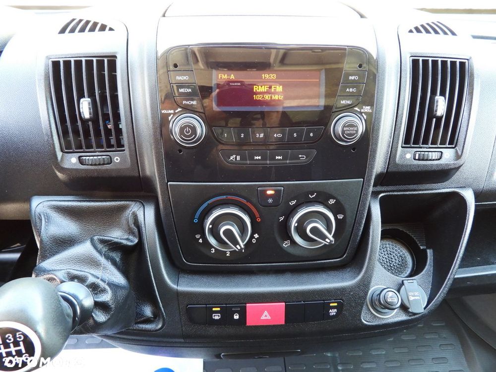 Peugeot BOXER KONTENER WINDA 8 PALET TEMPOMAT KLIMATYZACJA  130KM - 32