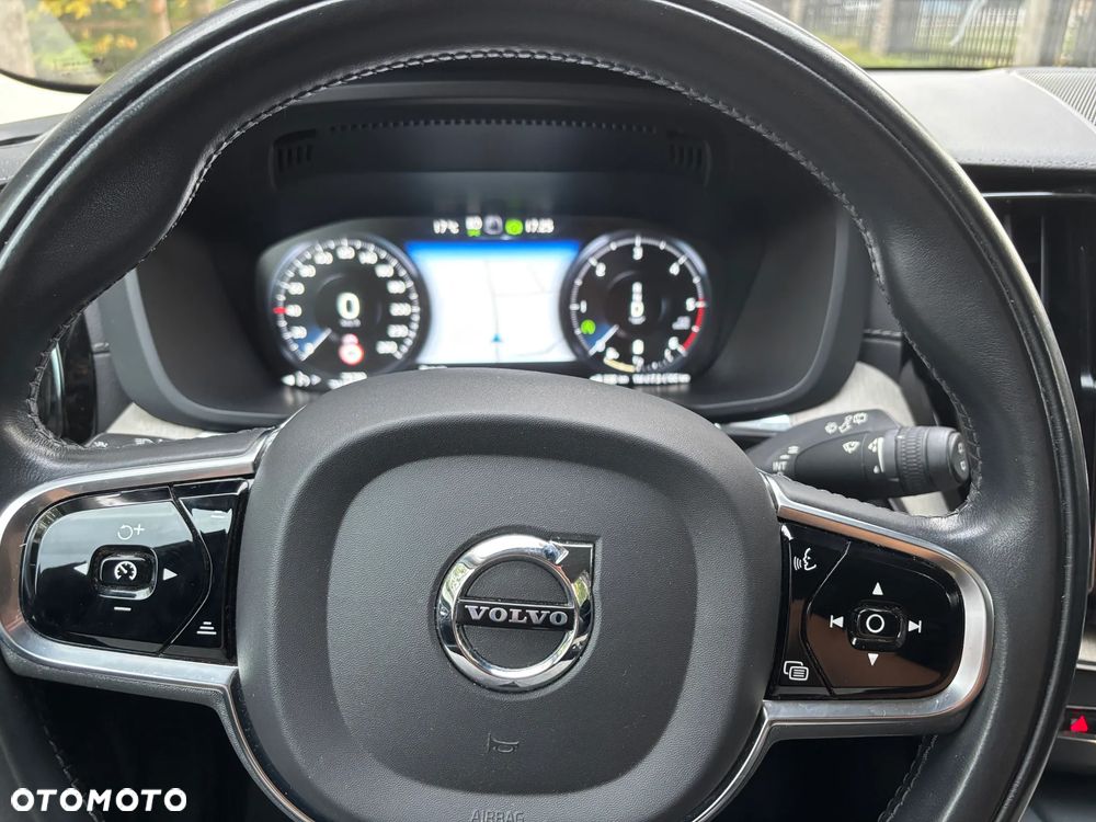 Volvo XC 60 - 25