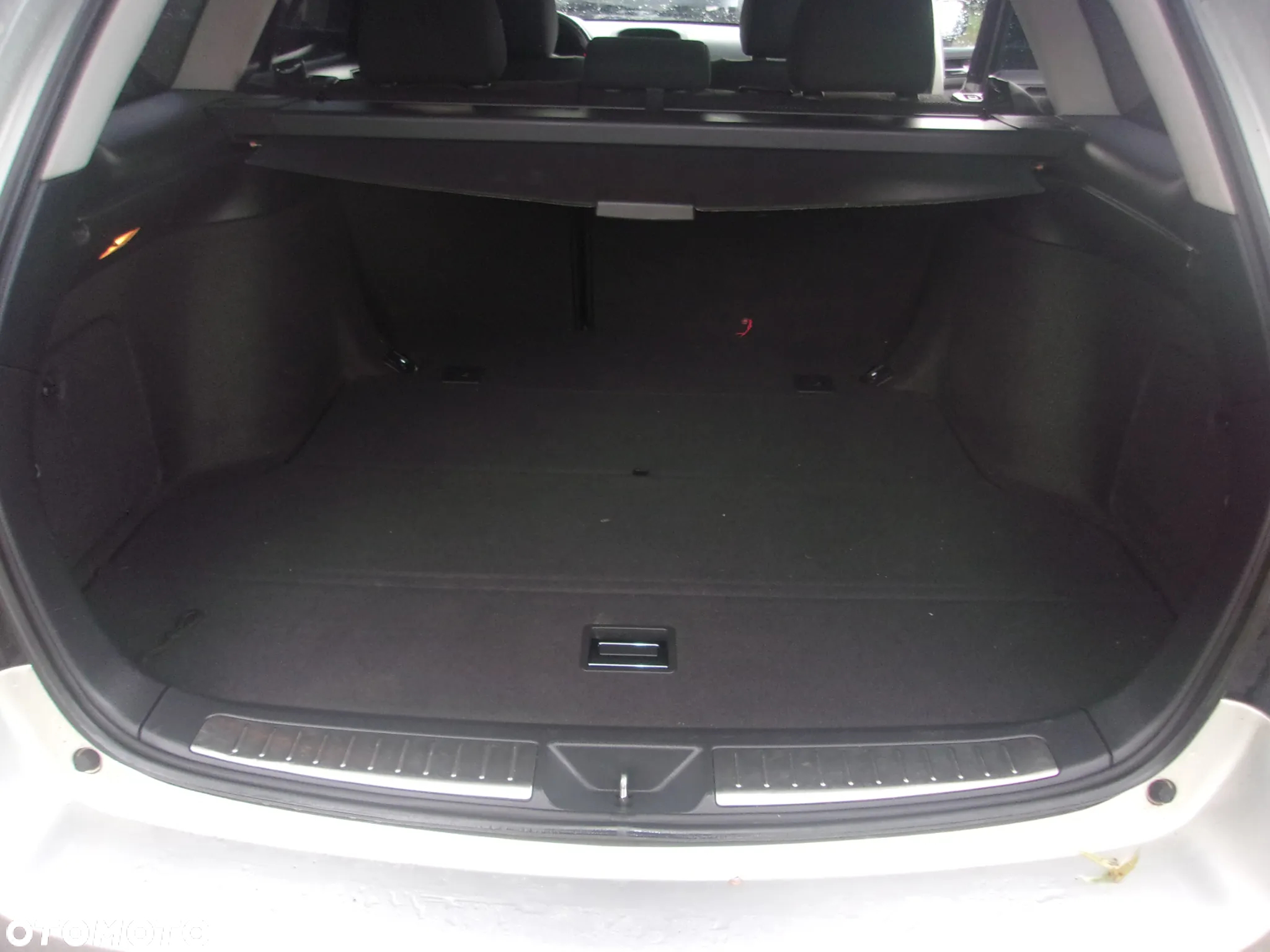 Toyota Avensis 1.8 VVT-i Combi Travel - 11