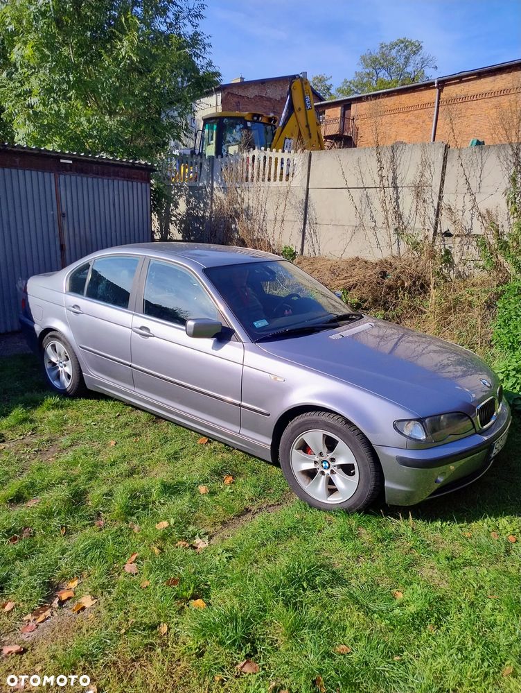 BMW Seria 3 2004 photo 2