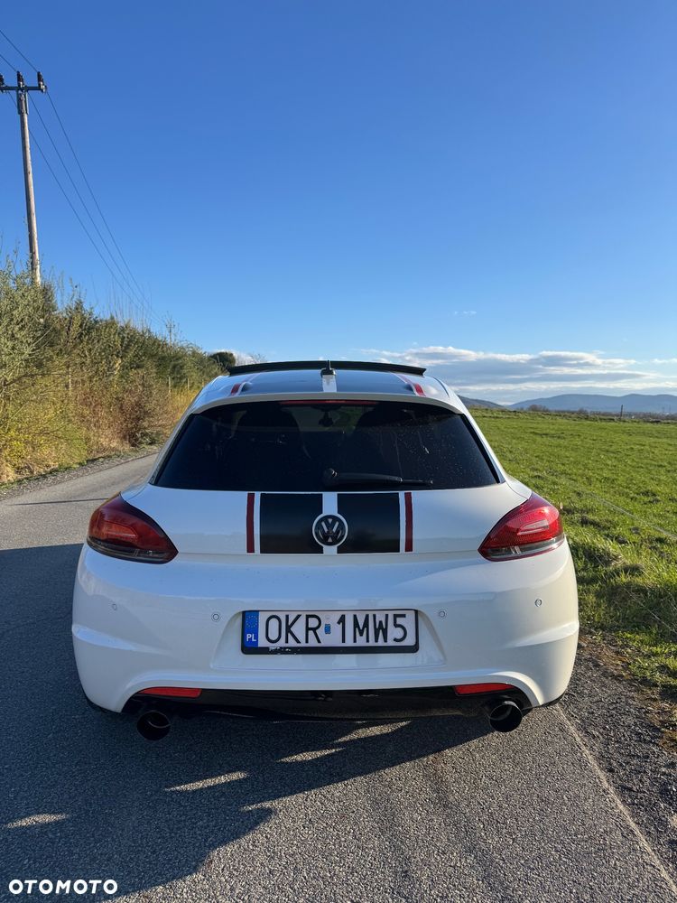 Volkswagen Scirocco 2.0 TDI DSG - 4