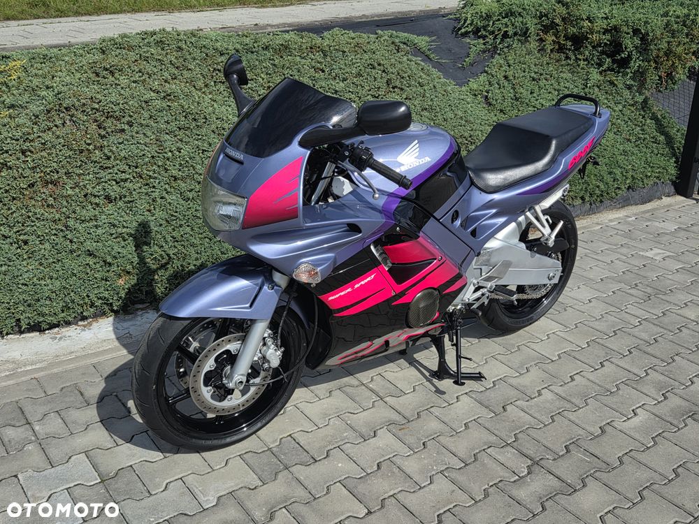 Honda CBR - 22