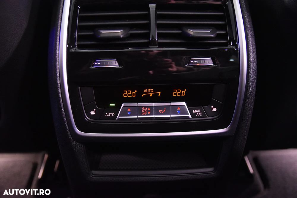 BMW X5 M M50i - 25