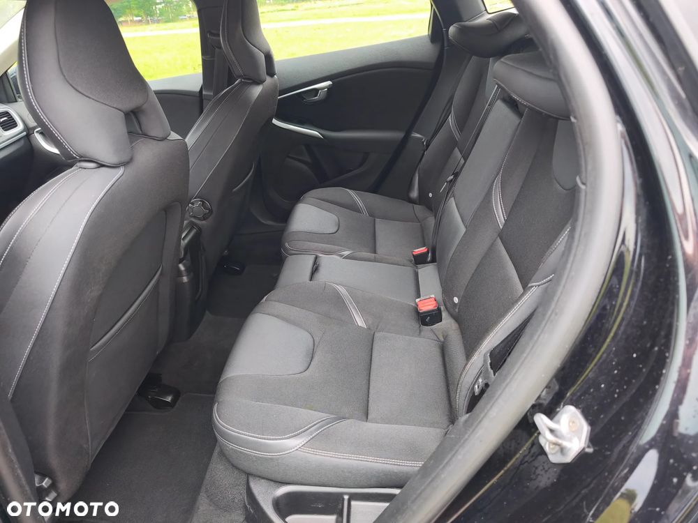 Volvo V40 D2 Summum - 11