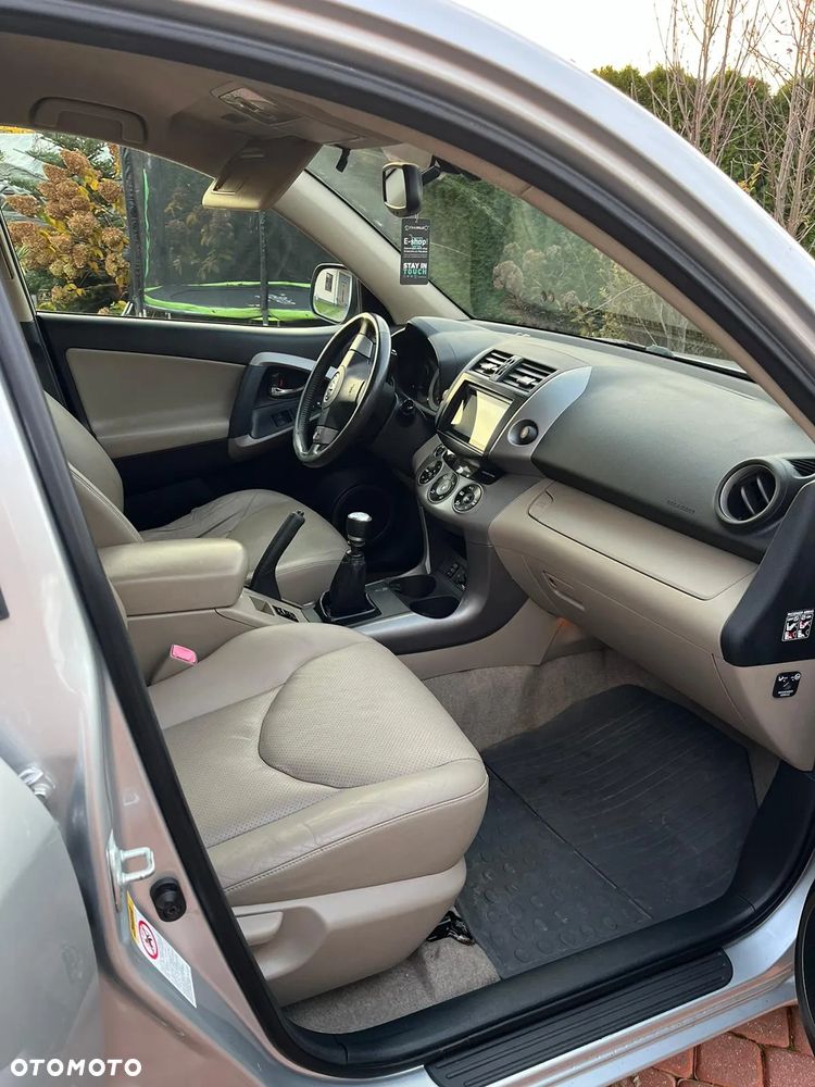 Toyota RAV4 2.2 D-4D X - 5