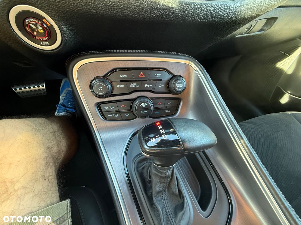 Dodge Challenger Automatik 392 Hemi Scat Pack Shaker - 30