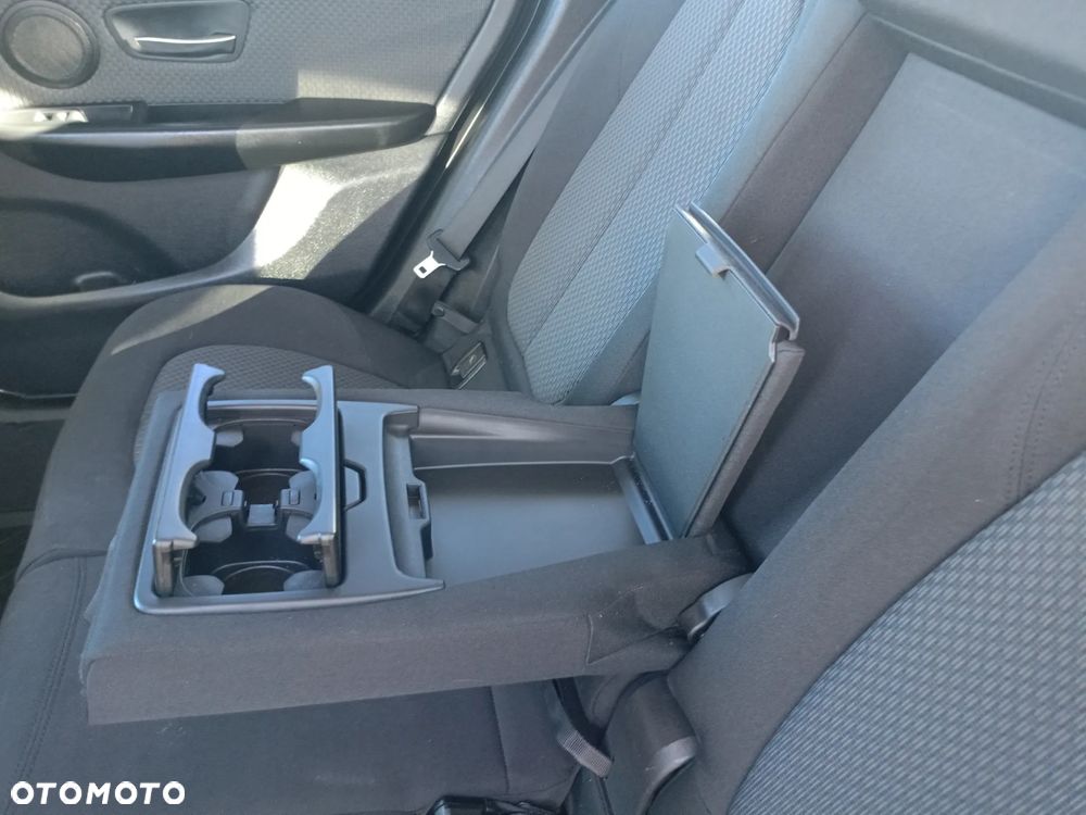 BMW Seria 2 218i - 6