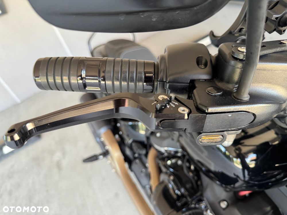 Harley-Davidson Softail Fat Bob - 17