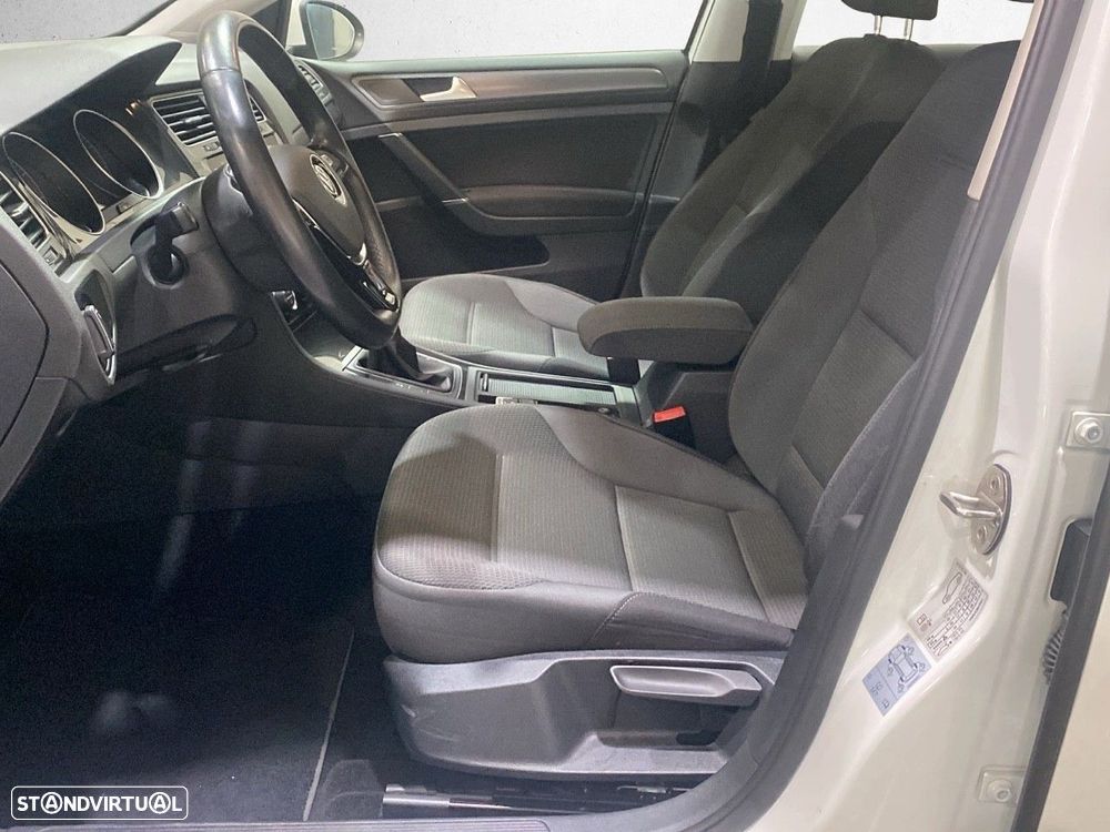 VW Golf - 9