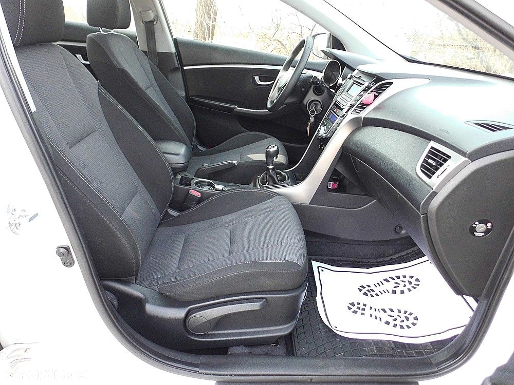 Hyundai i30 1.6 CRDi Fifa World Cup Edition - 4