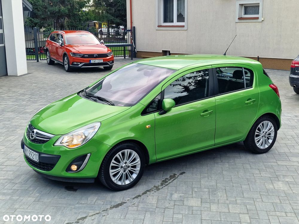 Opel Corsa 1.4 16V Cosmo - 37