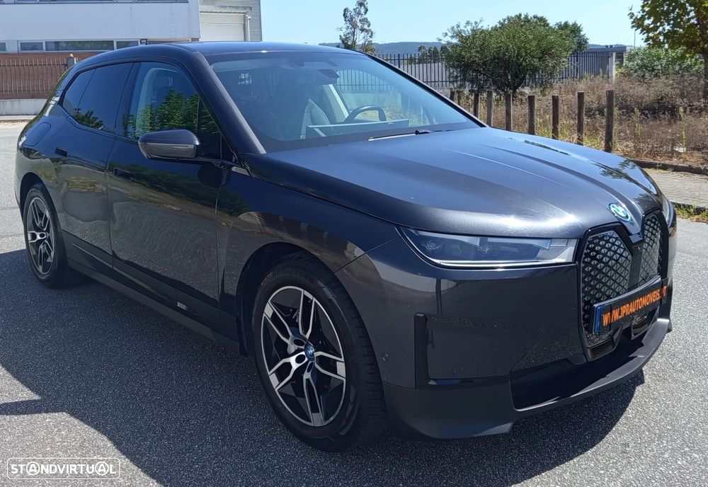BMW iX xDrive40 - 1