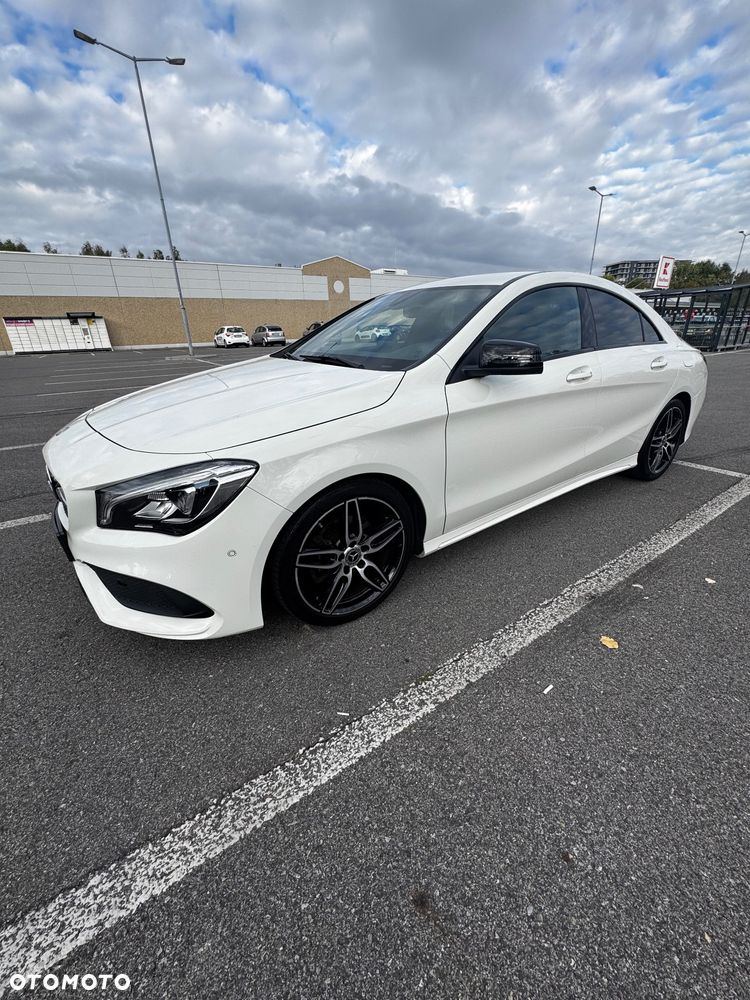 Mercedes-Benz CLA 200 7G-DCT AMG Line - 1