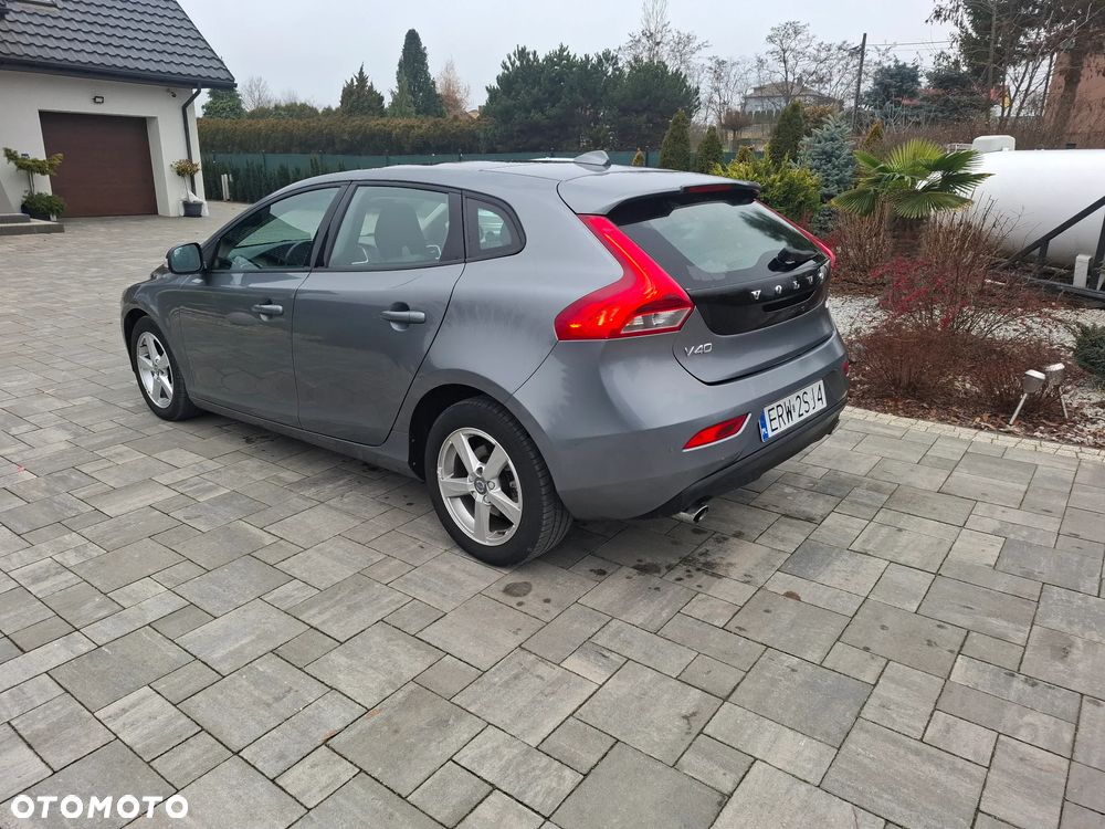 Volvo V40 T2 You - 8