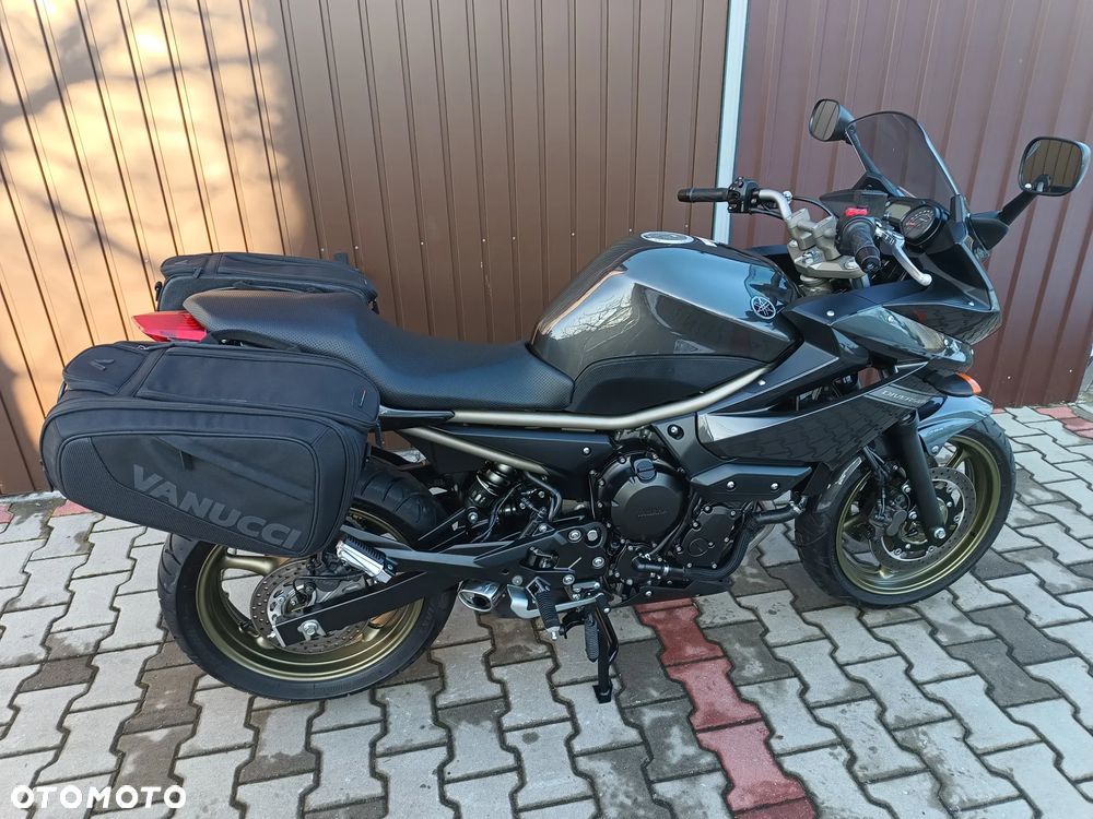 Yamaha XJ - 6