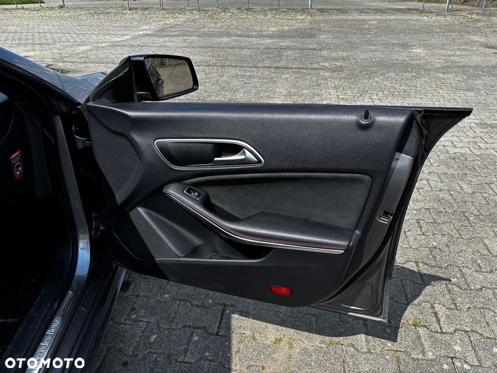 Mercedes-Benz CLA 180 7G-DCT AMG Line - 13