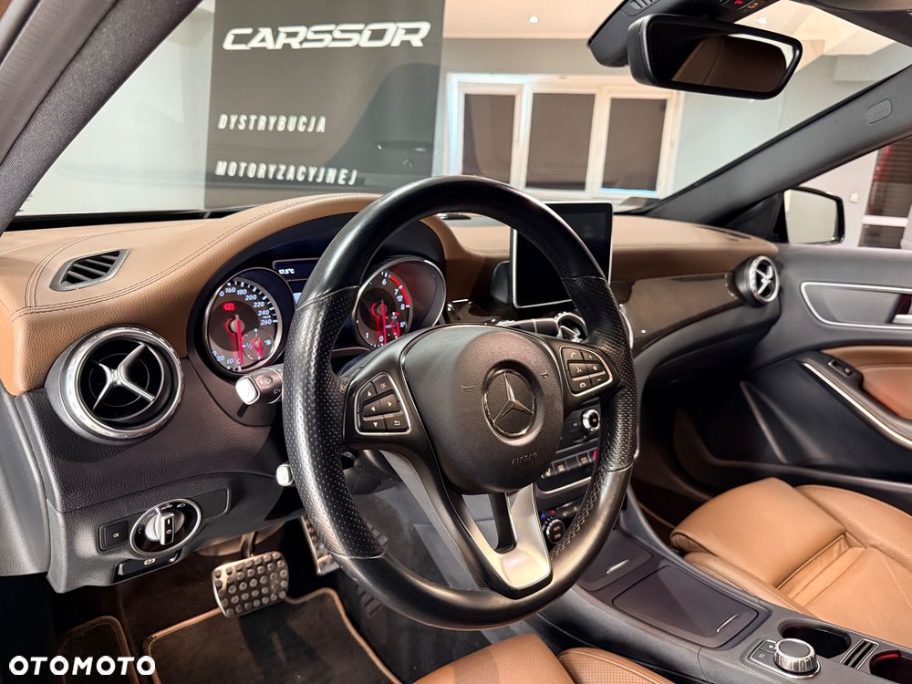 Mercedes-Benz GLA 250 4Matic 7G-DCT Activity Edition - 3
