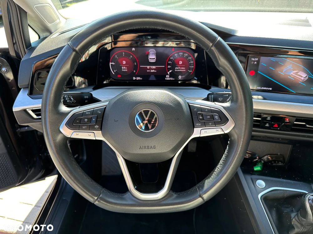 Volkswagen Golf - 8