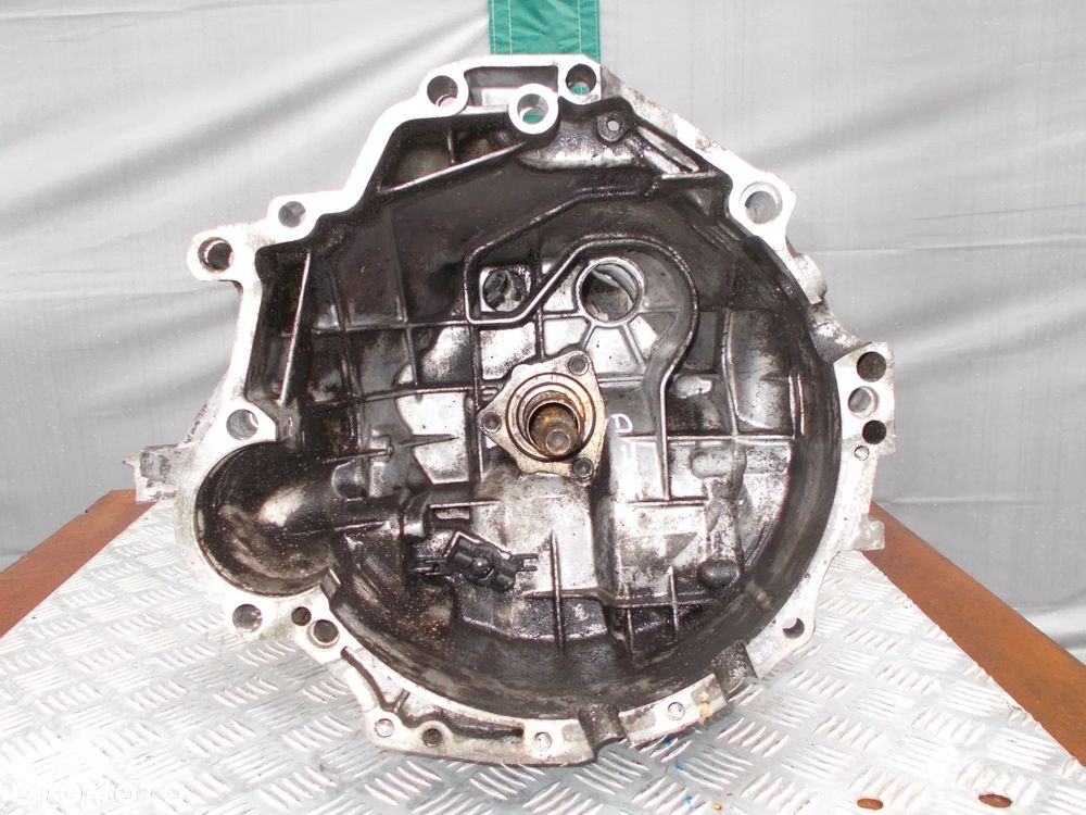 Audi A4 B5 A6 C5 Passat B5 - skrzynia biegów 1.8T 20V DWA 012301103T