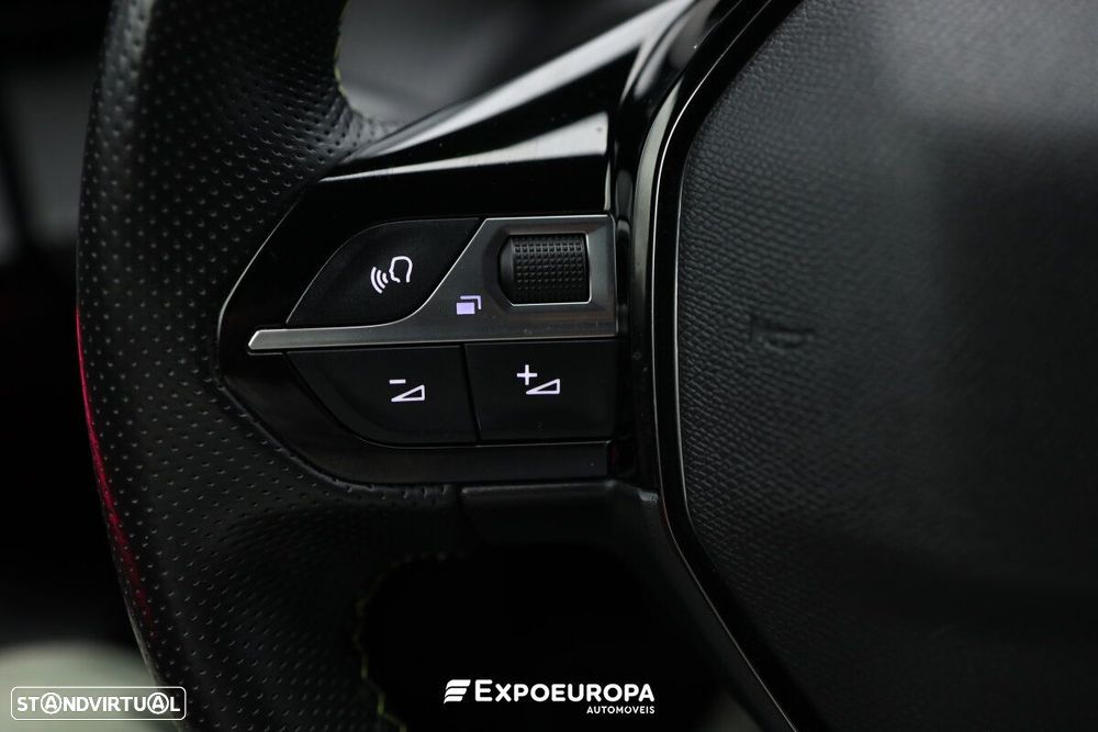 Peugeot e-2008 GT - 10