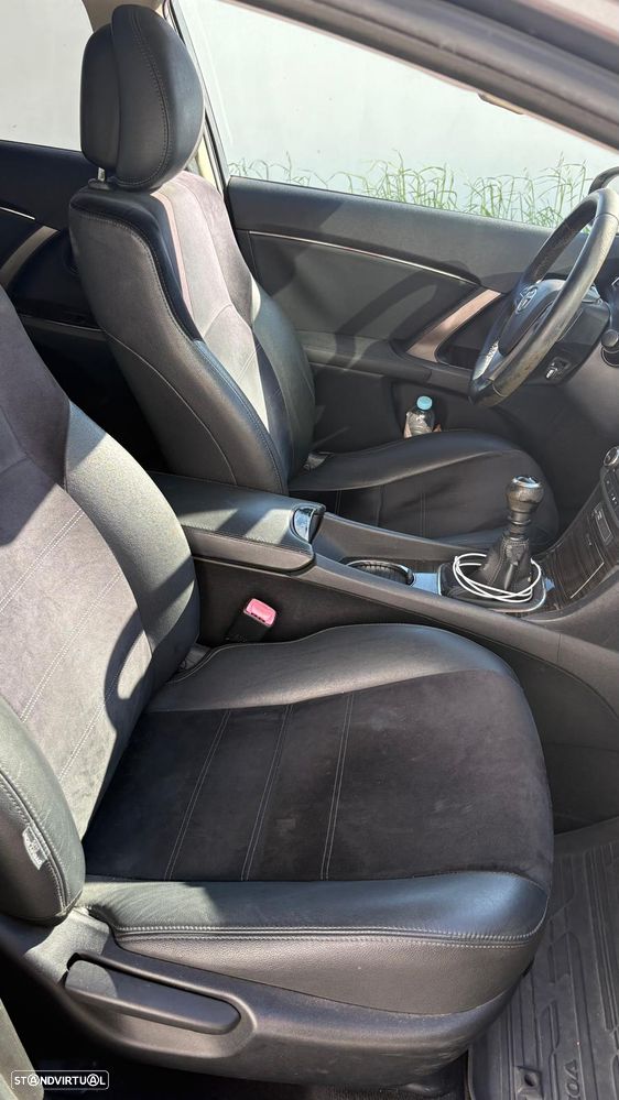 Toyota Avensis SW 2.0 D-4D Luxury+GPS - 4
