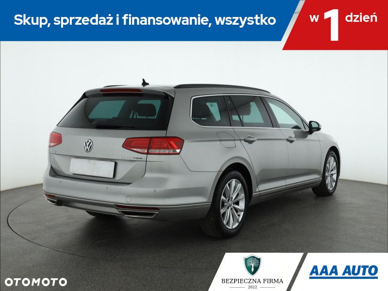 Volkswagen Passat - 6