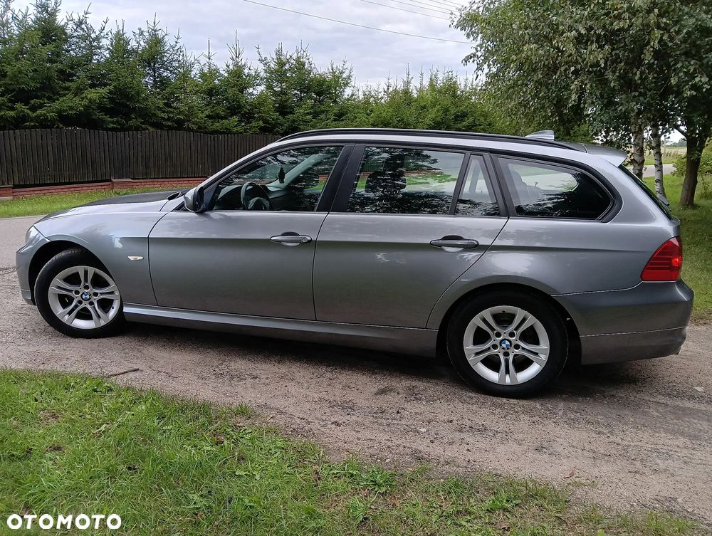 BMW Seria 3 318d DPF Touring - 7