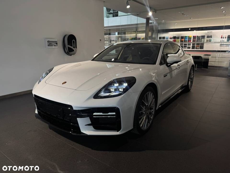 Porsche Panamera - 3