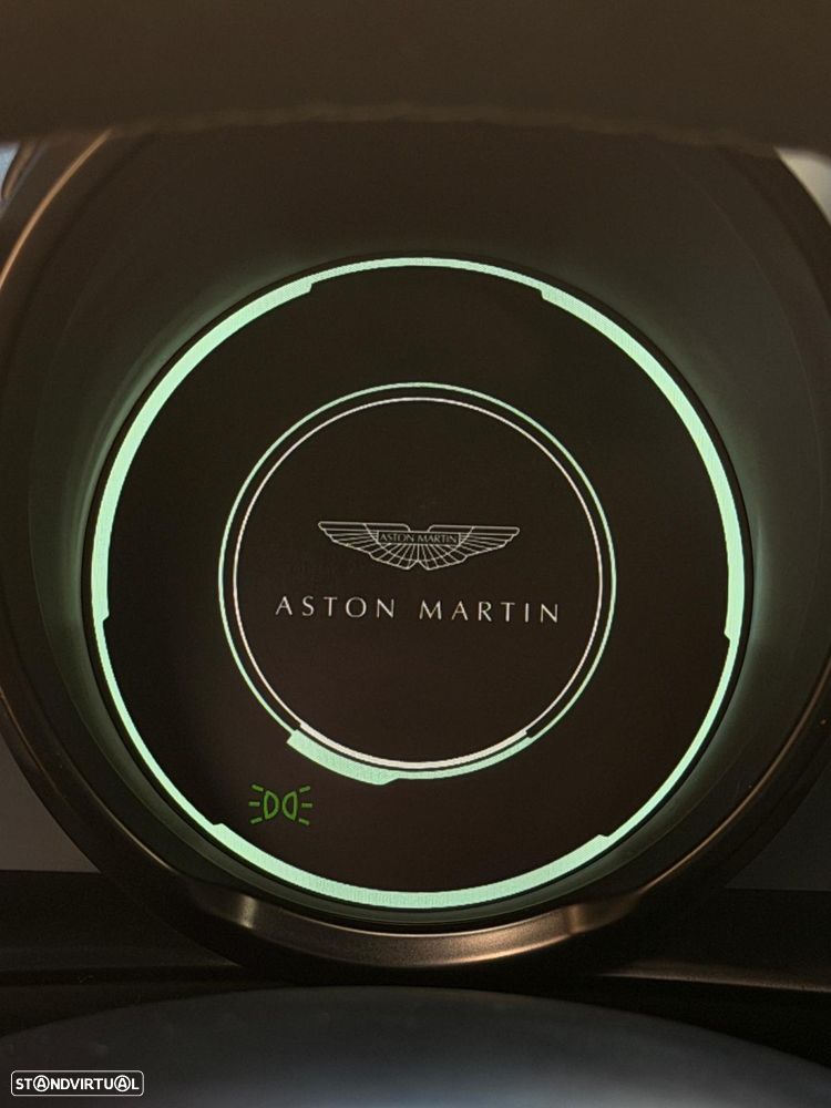 Aston Martin Vantage Coupe 4.0 Twin-Turbo V8 - 39