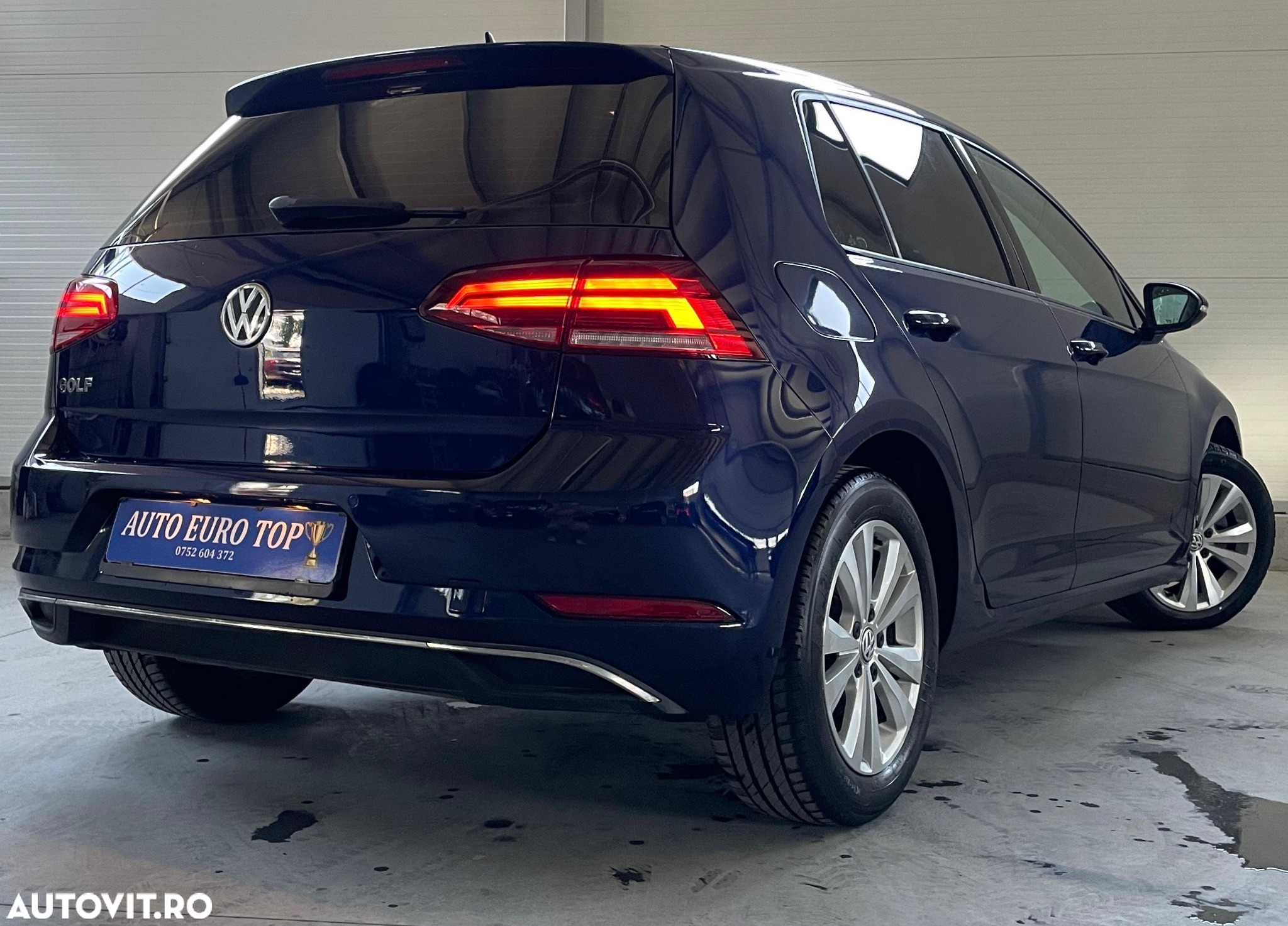 Volkswagen Golf 2.0 BlueTDI DSG Comfortline - 38
