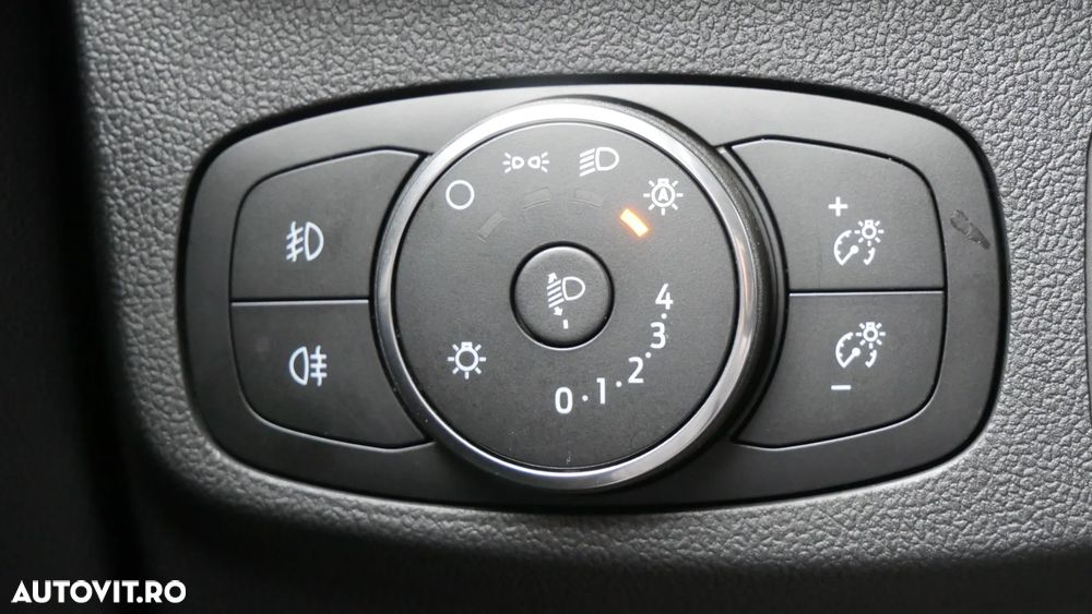 Ford Focus 1.5 EcoBlue Start-Stopp-System Aut. ACTIVE DESIGN - 23