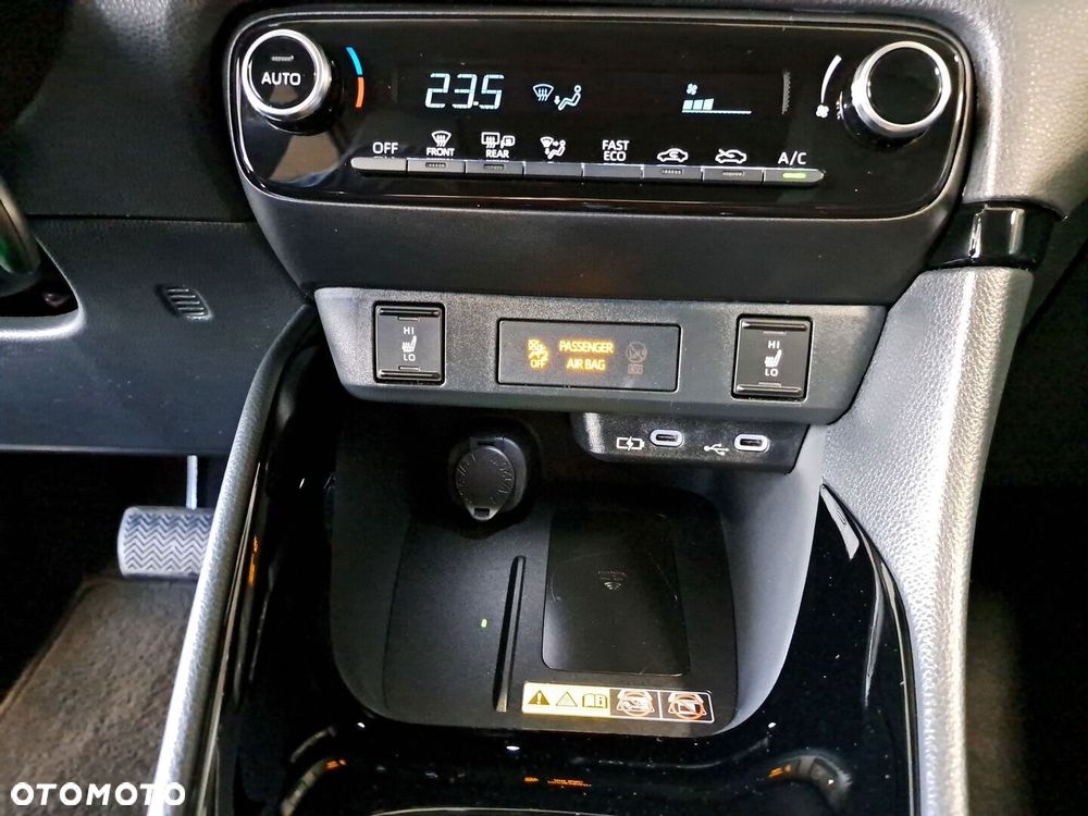 Toyota Yaris Hybrid 1.5 Style - 25