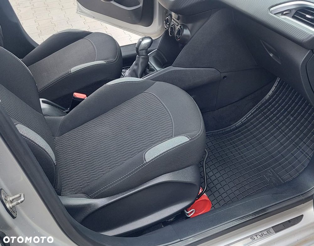 Peugeot 208 PureTech 82 Active - 12