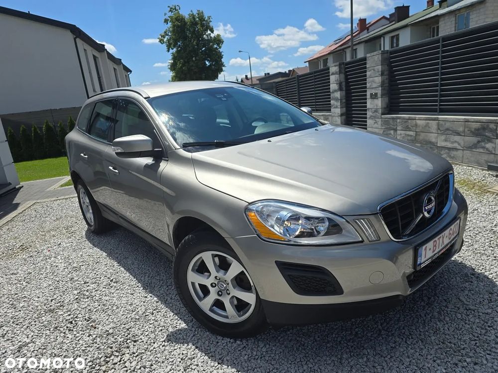 Volvo XC 60 D4 AWD R-Design Momentum - 3