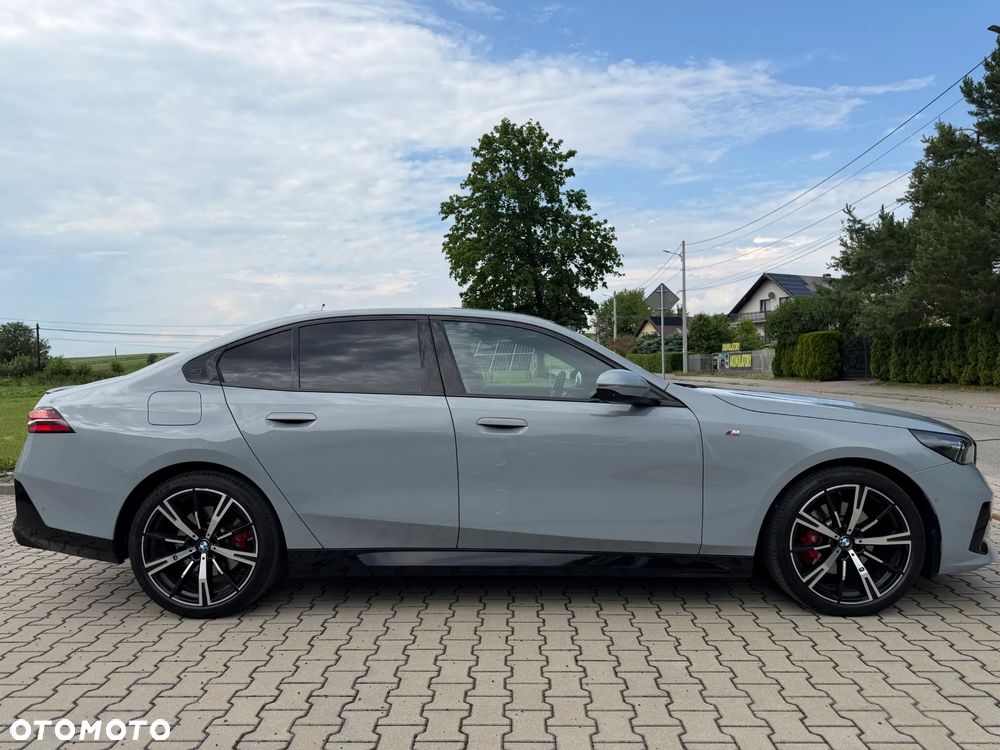 BMW Seria 5 ver-520d-xdrive-mhev-m-sport - 16