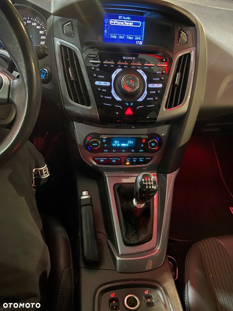 Ford Focus 1.0 EcoBoost Start-Stopp-System ST-LINE - 21