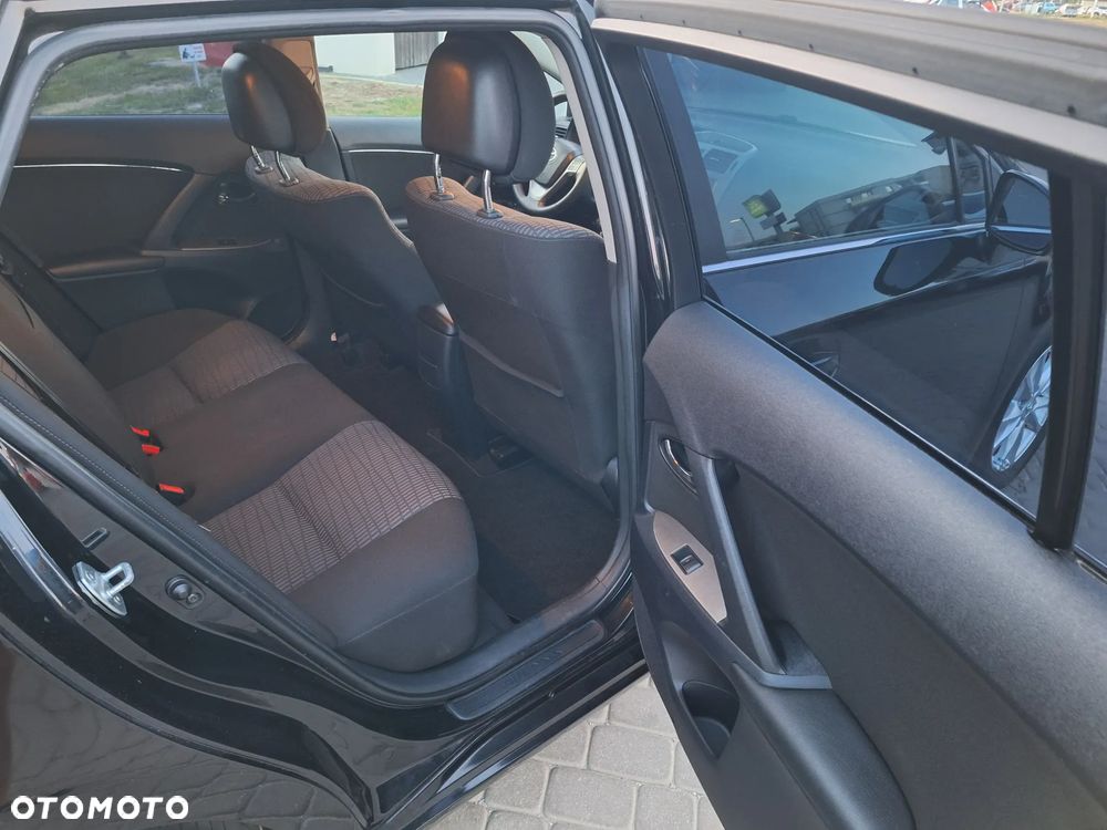 Toyota Avensis - 7