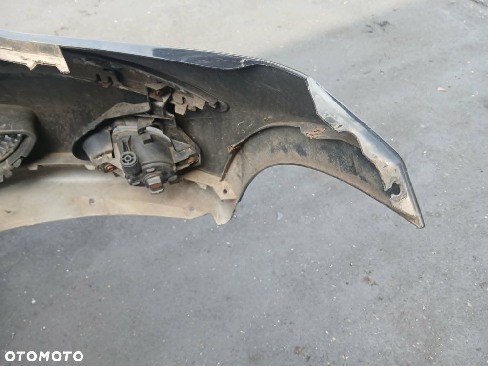 BMW 1 E87 zderzak przedni kod lakieru 668/9 - 10