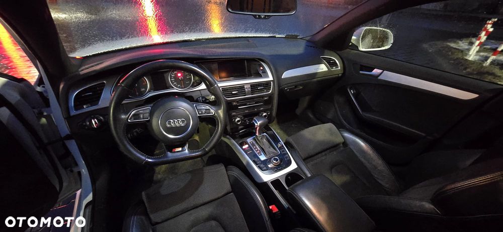 Audi A4 Avant 2.0 TDI Quattro Line S tronic - 8