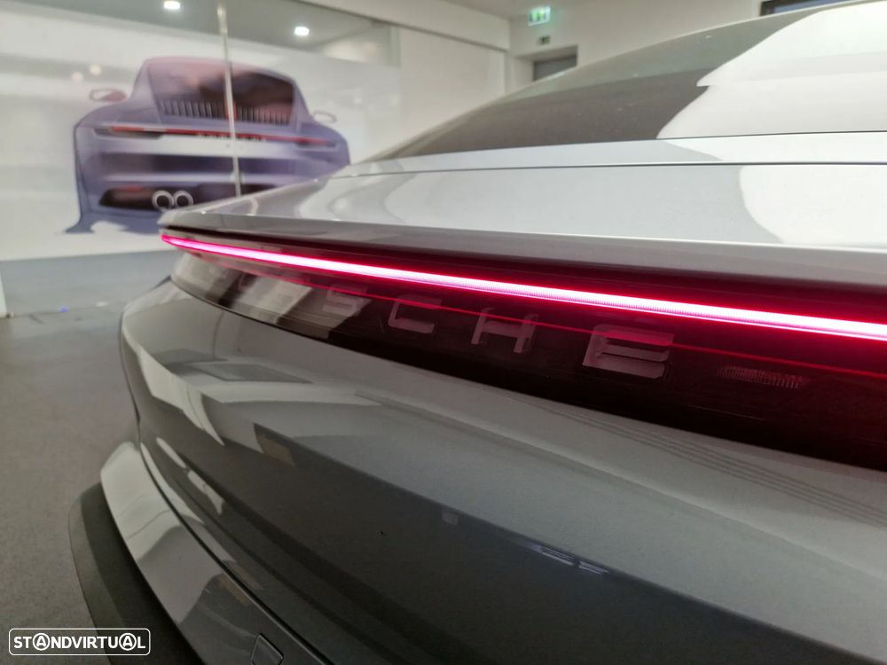 Porsche Taycan Standard - 8